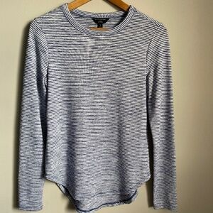 Banana Republic Factory Women's Blue/White Stripe Lightweight Sweater‎ Top Small